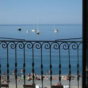 the-sea-at-house.hotelitalianriviera.com/